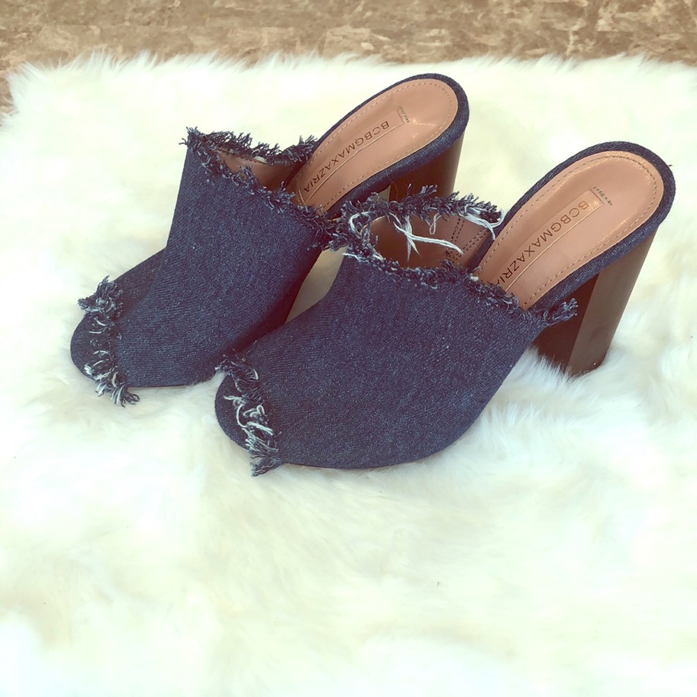 BCBG SANDALS